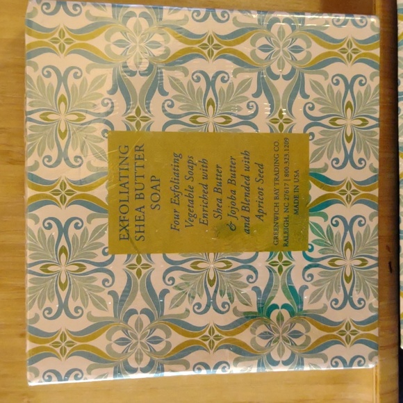 Sealed in Box Set of 4 Exfoliating Shea Butter Soaps - Picture 3 of 11